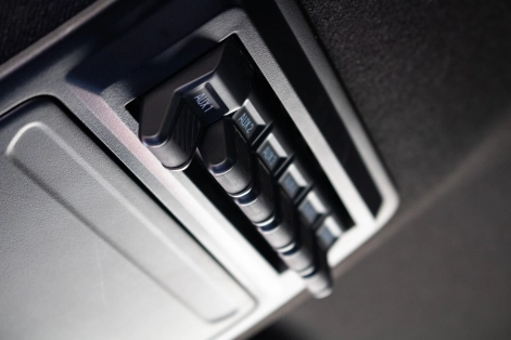 Ford Ranger Raptor 2023 avec couvre benne rigide ARB Hardlid préparé par Equip'Raid