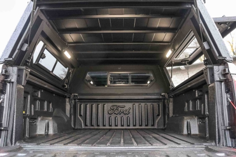 Intérieur du hardtop Contour Next Generation sur Ford Ranger extra cab