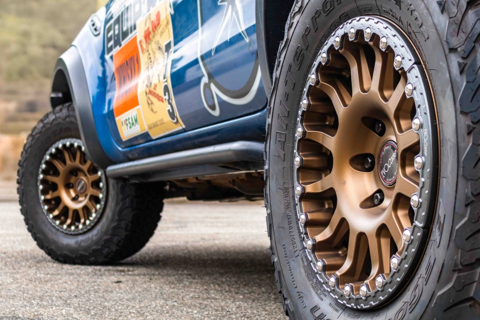 Jantes Atlas BL et ring de protection our Ford Raptor 8x17 ET 20