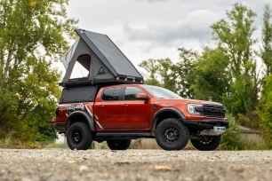 Tente d etoit alu-cab sur un ford ranger raptor