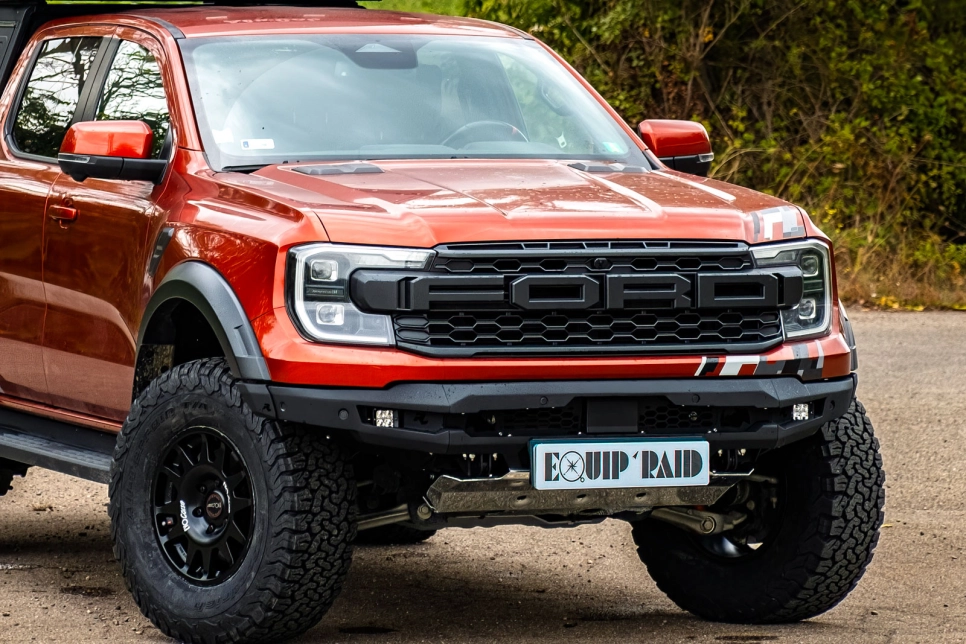 Ford Ranger Raptor 2023 préparé par Equip'Raid pare choc Rhino 4x4