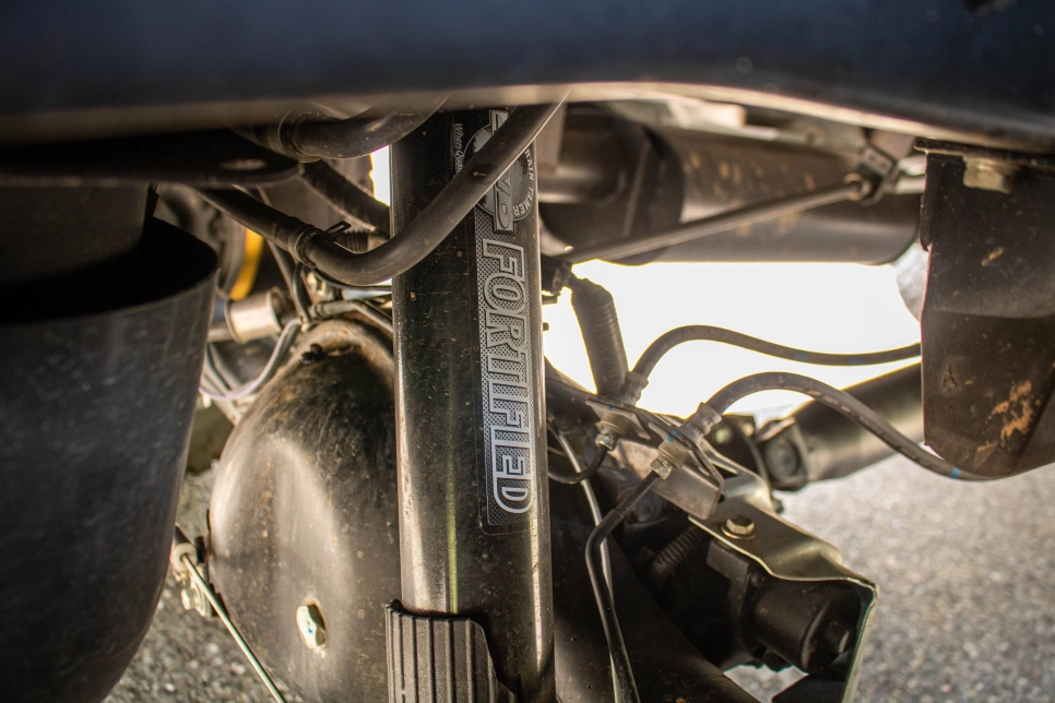 Toyota Land Cruiser 76 préparé par Equip’Raid avec suspension Terrain Tamer fortified