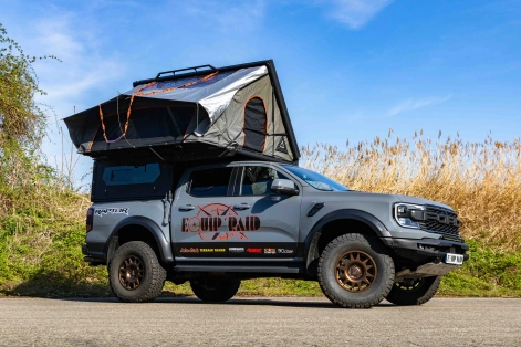 Ford Ranger Raptor avec Alu Cab Modcap tente 4 places