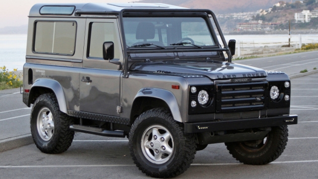 DEFENDER 90